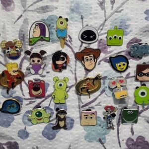PIXAR Disney Trading Pins Bundle, PinFolio & BONUS Toy Story Monsters Inc. WallE